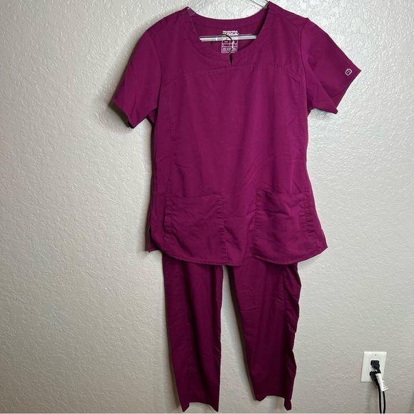 Wonder Wink Pro Maroon/Burgundy Scrubs Top + Bottom Included - Picture 2 of 15